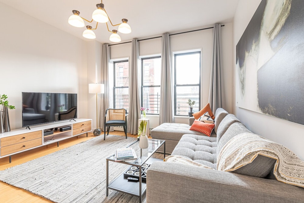 Apartment photo 2