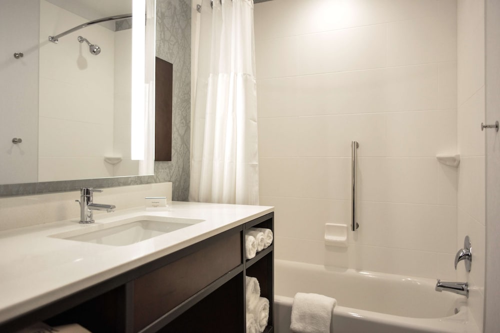 Room, 2 Queen Beds, Accessible (Hearing)