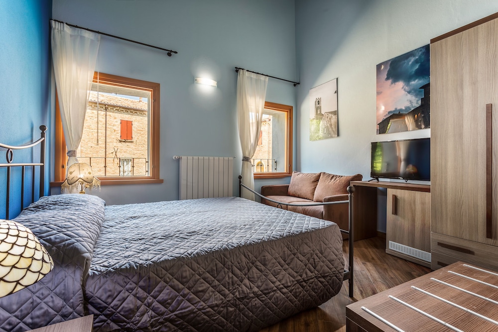 Deluxe Double Room, City View (Porta Tagliata)