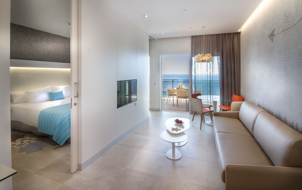 Suite, Kitchen, Sea View (2 adults + 1 child), Terrace