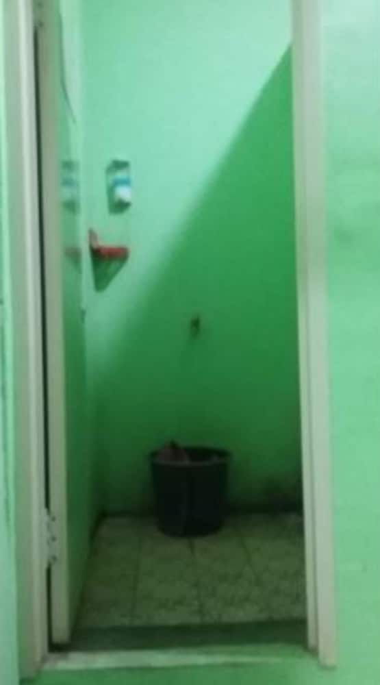 Standard Twin Room With Fan photo 2