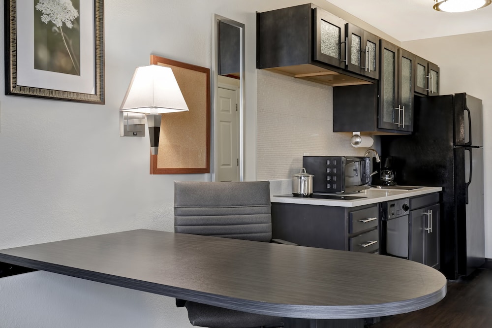 Studio Suite, 2 Double Beds, Accessible (Roll-In Shower) - Photo 8