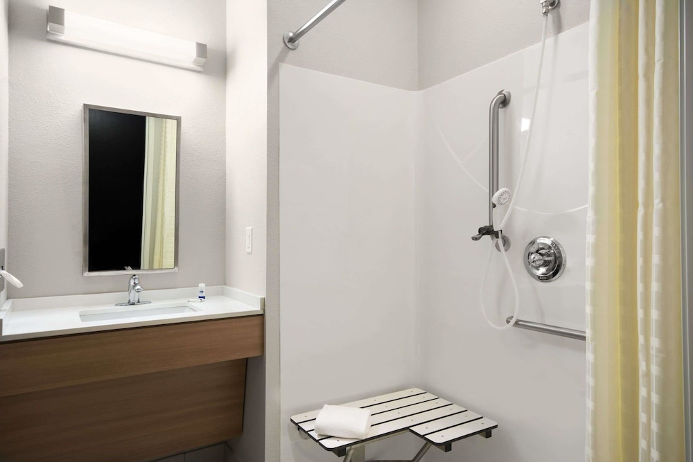 Standard Studio Suite, 1 Queen Bed, Accessible, Non Smoking (Mobility, Roll-In Shower)