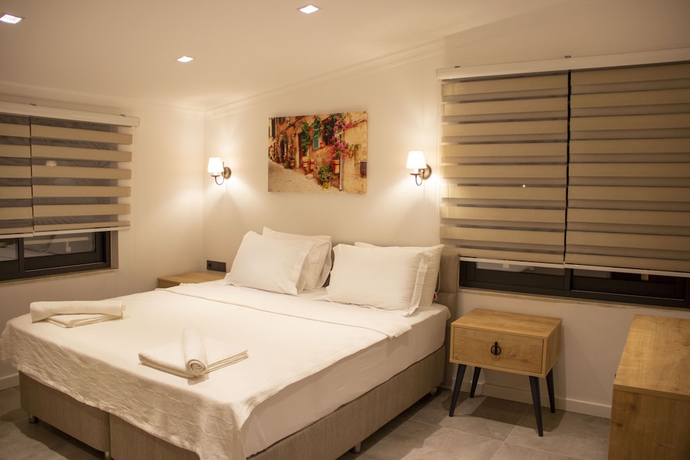 Apartment, 1 Bedroom, Partial Sea View