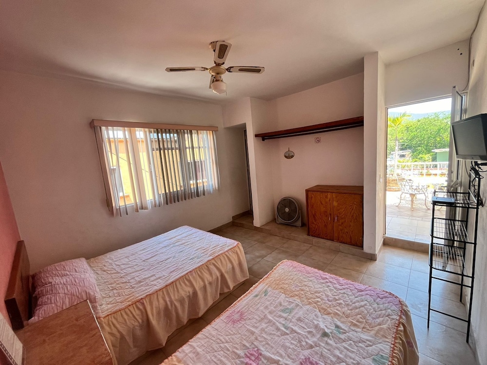 Traditional Double Room, 5 Bedrooms, Mountain View