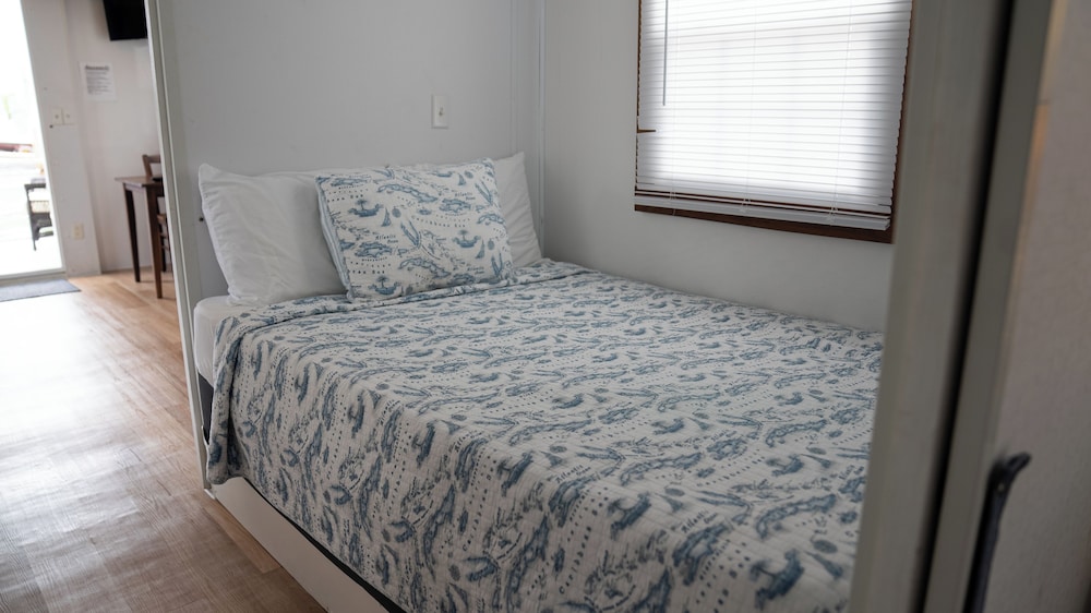 Standard Room, 1 Bedroom, Non Smoking, Private Bathroom (Aqua Lodge Houseboat) photo 3