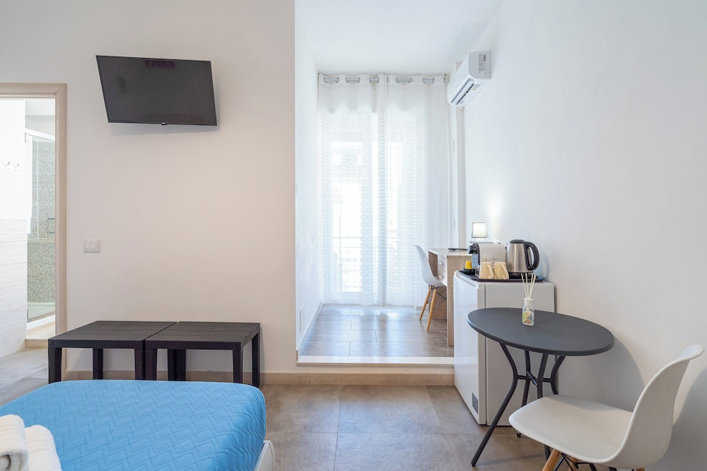 Double or Twin Room, Housekeeping, City View photo 2
