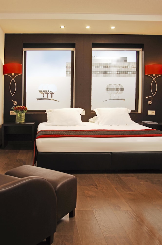 Superior Room, 1 Queen Bed photo 3