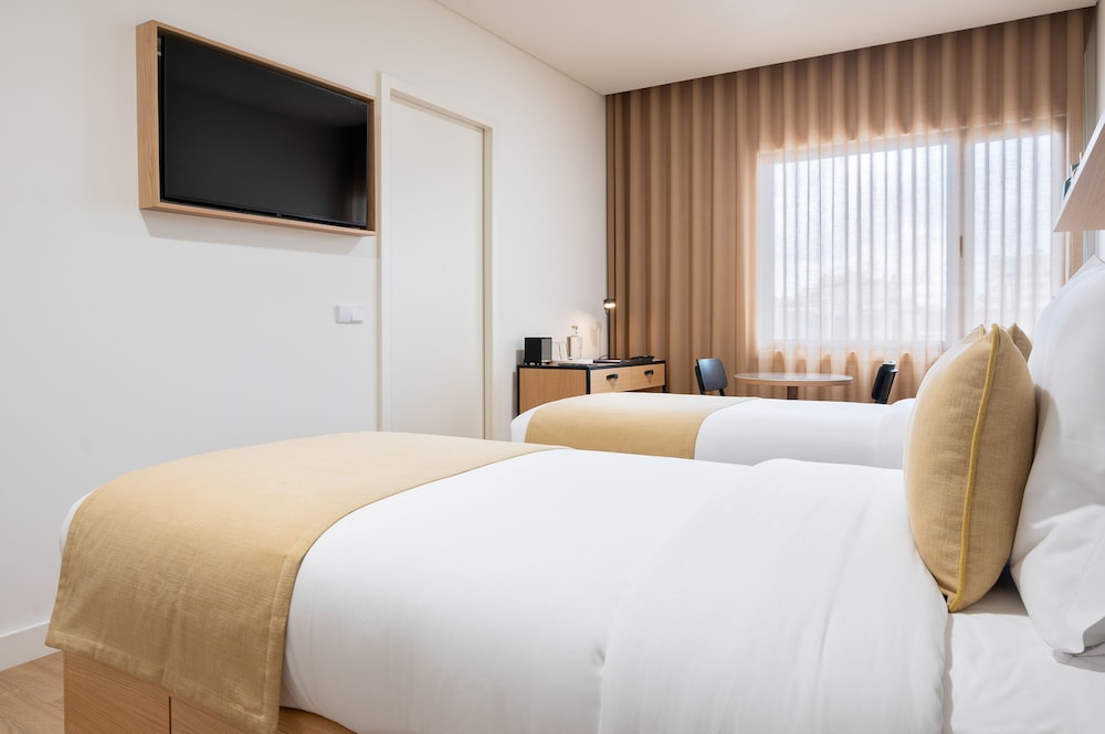 Standard Double or Twin Room - Photo 2