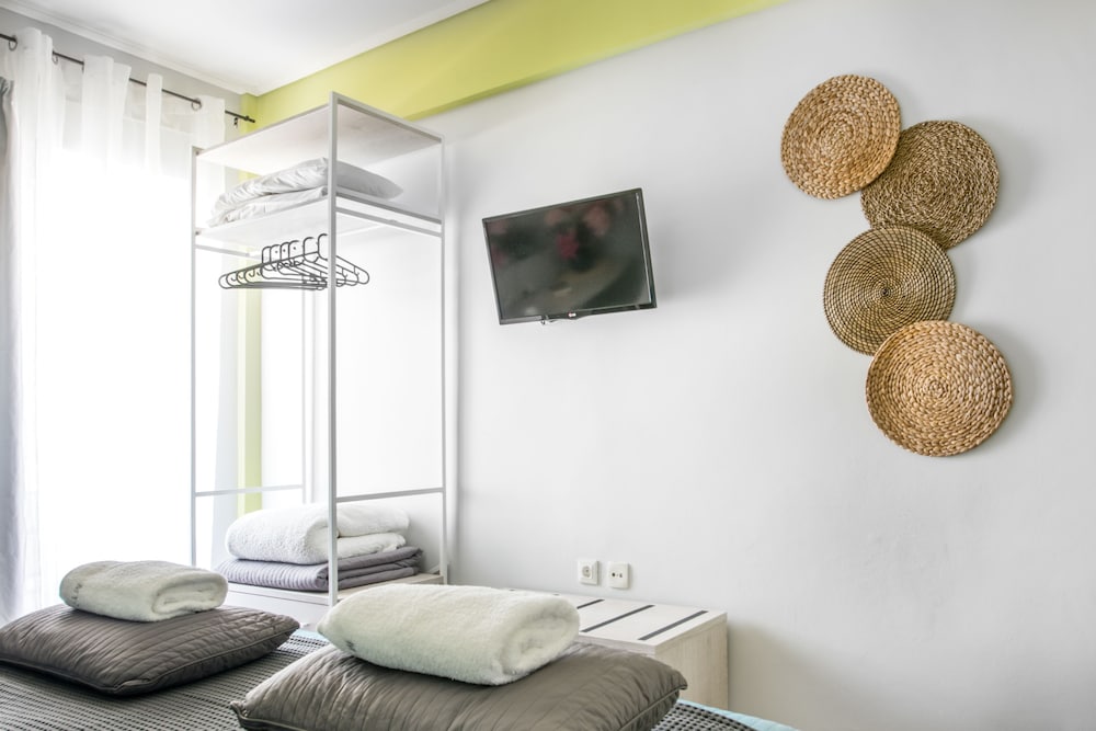 Economy Triple Room - Photo 5
