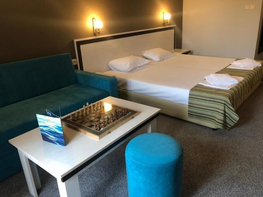 Standard Double or Twin Room, Balcony, Garden View