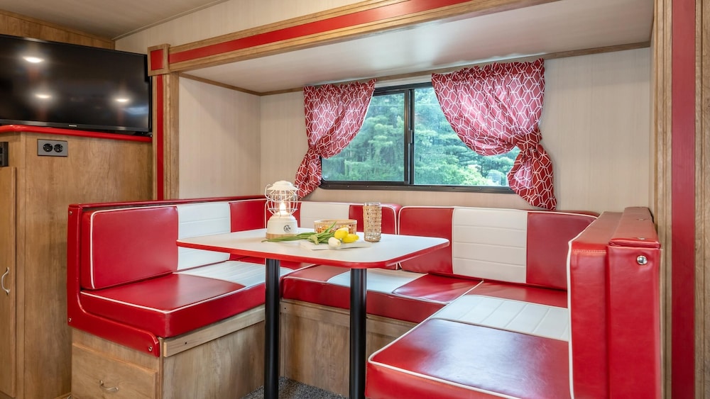 Basic Room, 1 Bedroom (Caravan USA 9) - Photo 4