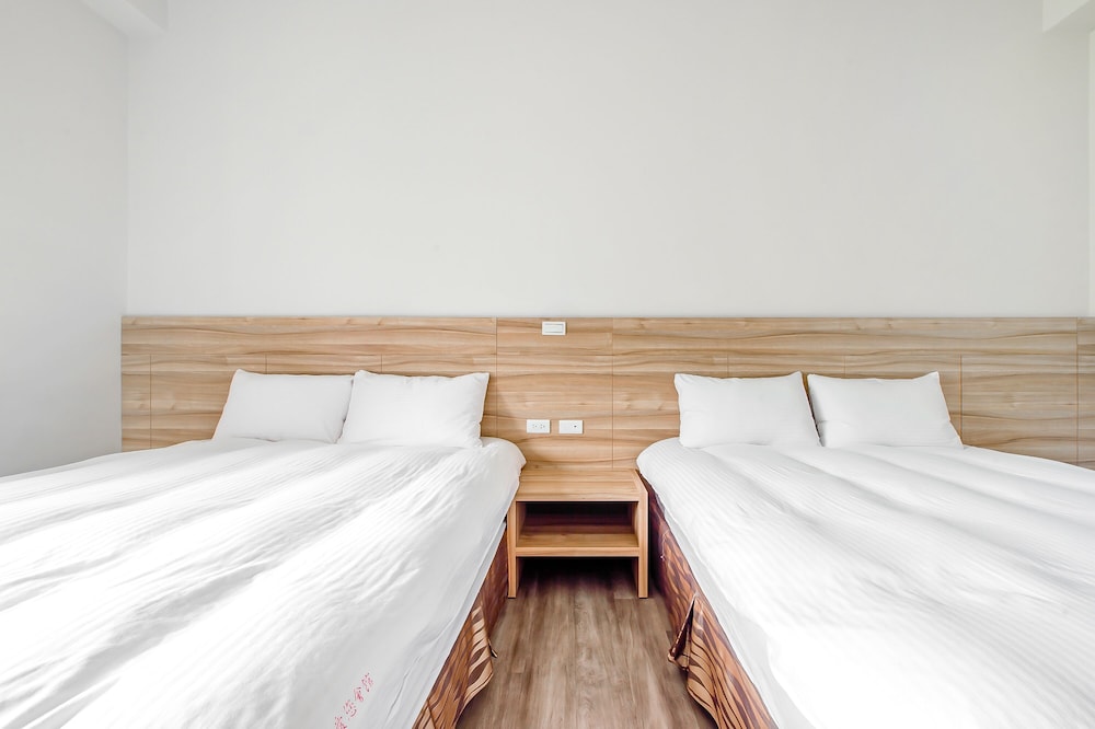 Quadruple Room, Lake View photo 2