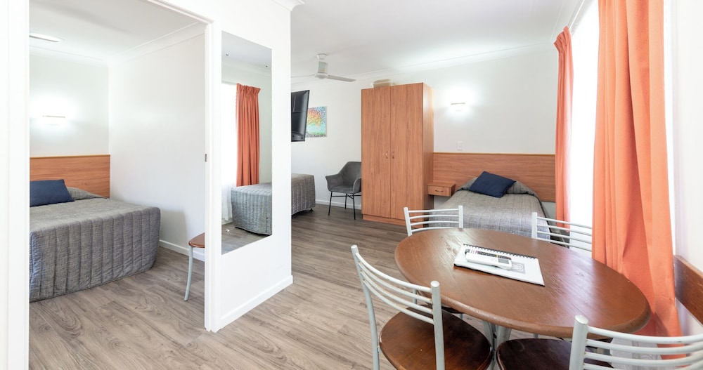 Family Suite, 2 Bedrooms, Non Smoking (Large Family) photo 2