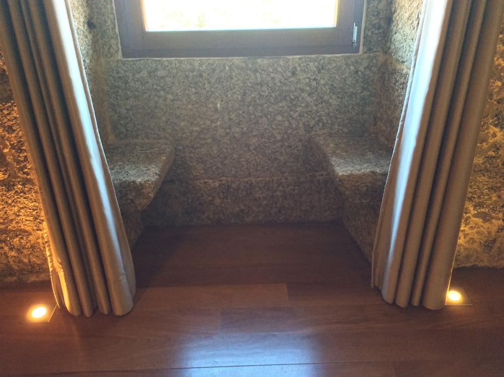 Superior Double or Twin Room, Jetted Tub - Photo 15