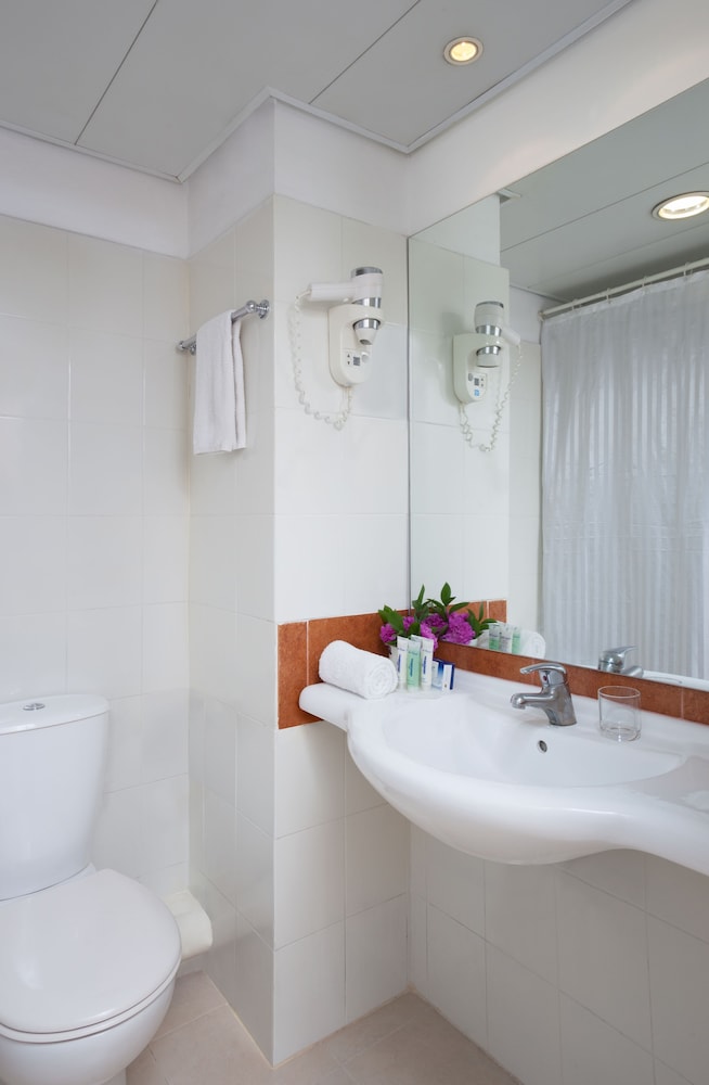 Suite, 2 Twin Beds photo 2