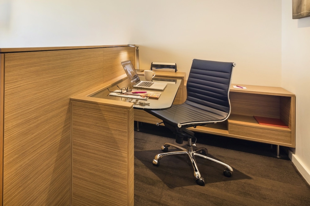 Premium Room, 1 King Bed (Glebe Park View) - Photo 5