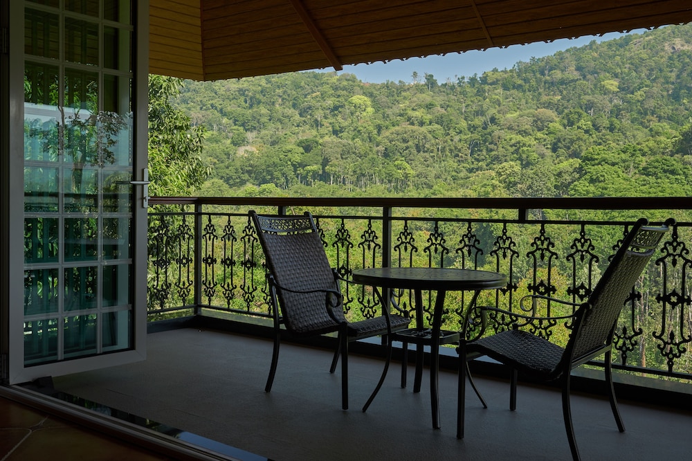 Superior Suite, 1 King Bed, Mountain View (Grand Hill View Suite) - Photo 3