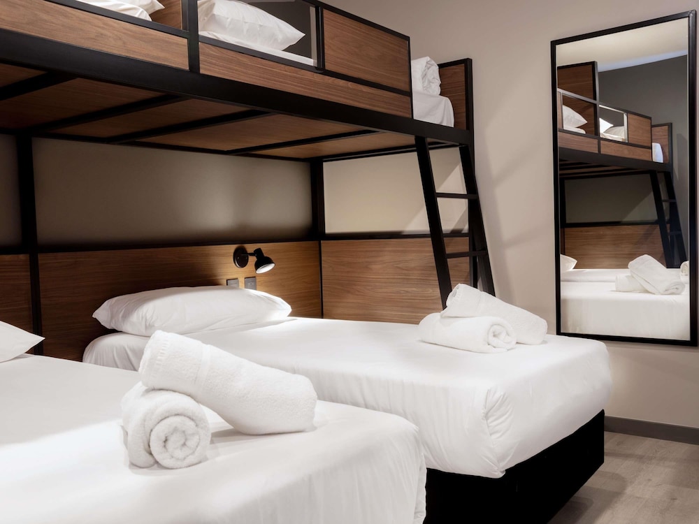 Standard Room, Multiple Beds photo 3
