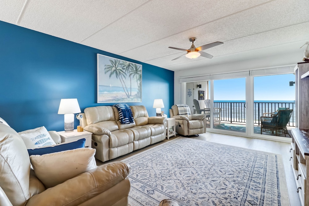 Condo, 2 Bedrooms