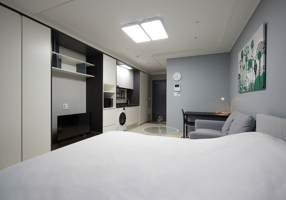 Standard Double Room - Photo 12