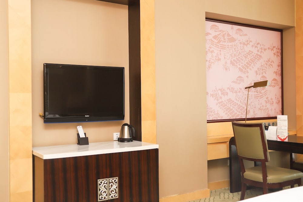 Club Suite, 1 Bedroom, City View photo 3