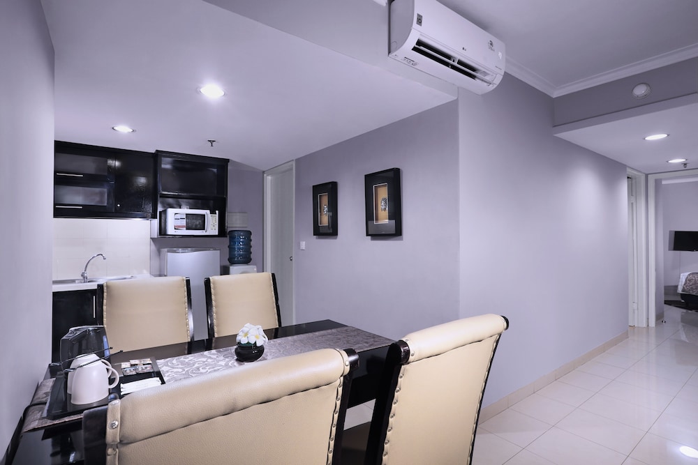 Executive Suite - Photo 4
