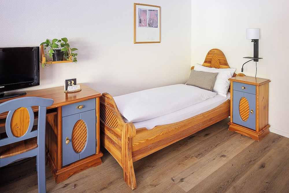 Family Triple Room, Balcony, Hill View photo 1