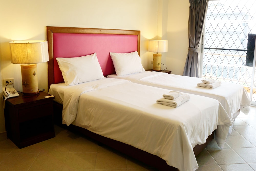 Standard Twin Room - Photo 1
