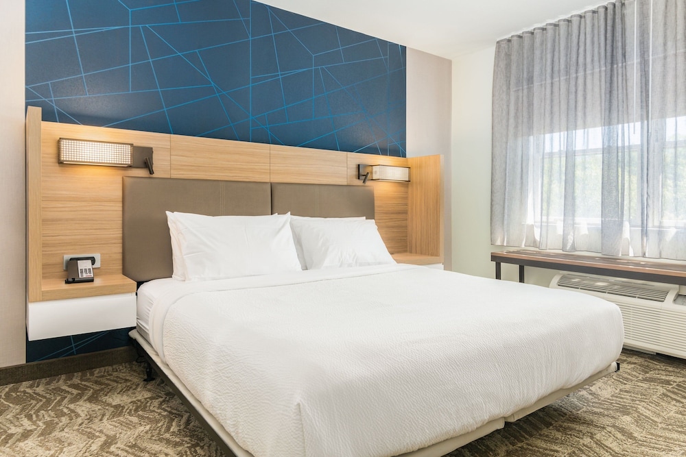 Suite, 1 Bedroom - Photo 1
