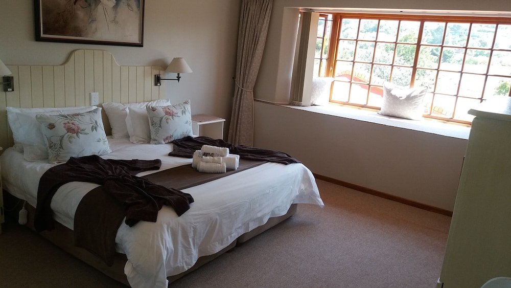 Superior Suite (Harmony King or twin, en-suite & loun) photo 1