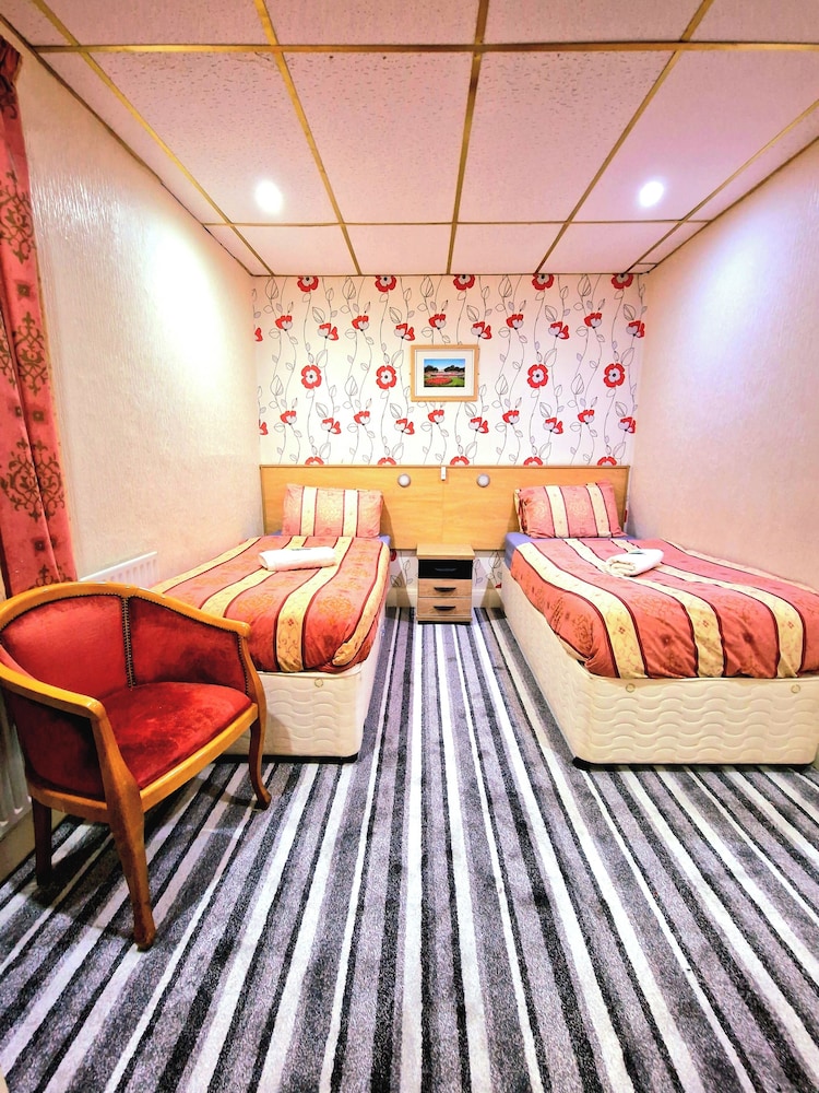 Standard Double or Twin Room, Ensuite - Photo 1