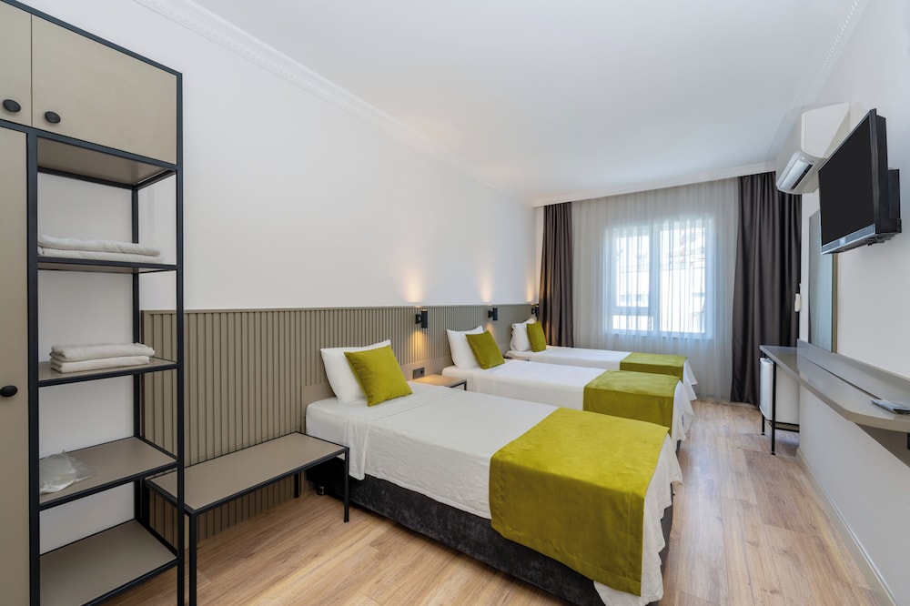 Standard Triple Room photo 1