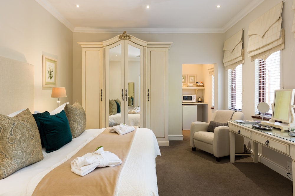 Deluxe Room 6