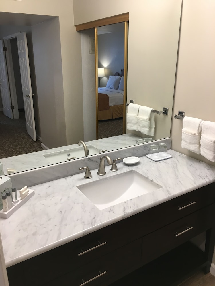 Signature Room, 1 Bedroom, Accessible photo 3