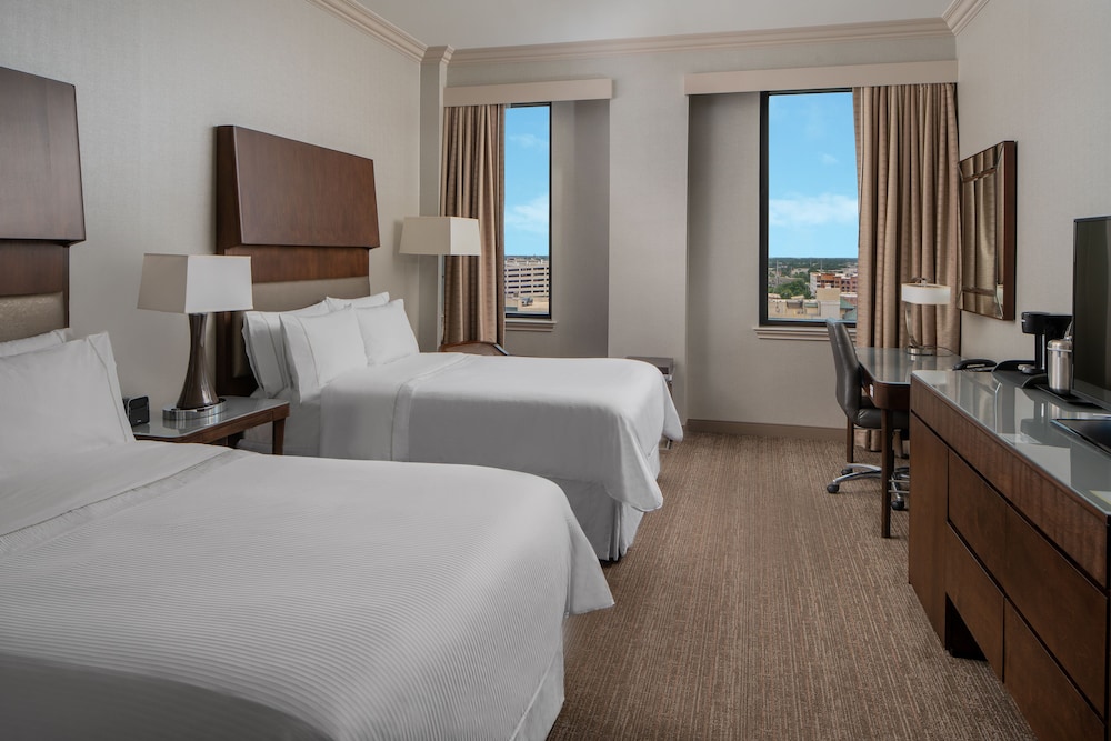 Traditional Room, 2 Queen Beds - Photo 4