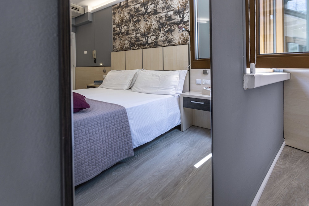 Double or Twin Room photo 3