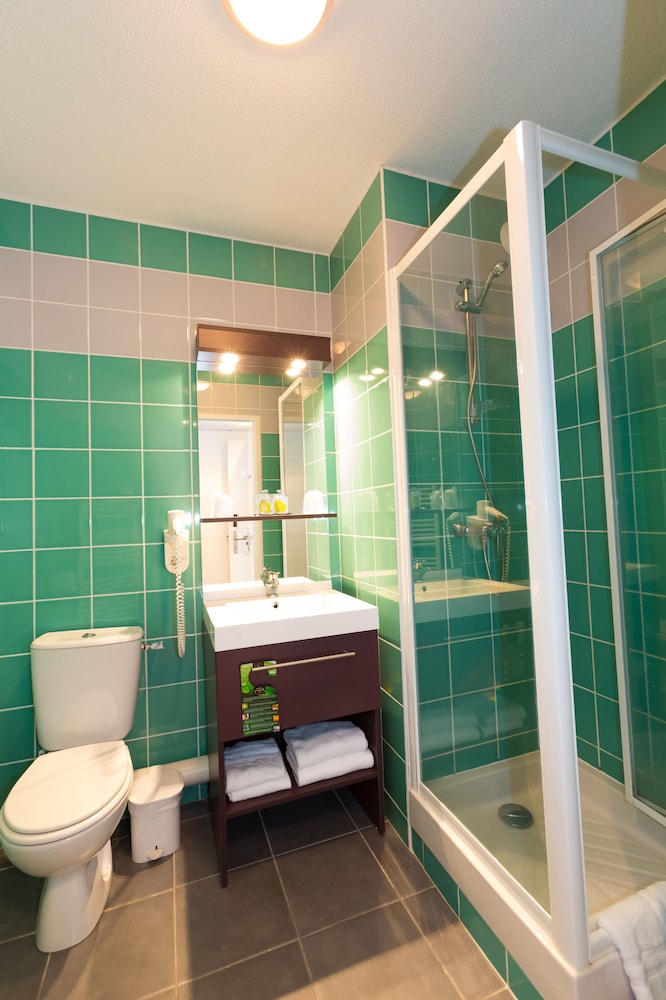 Standard Room, 2 Twin Beds - Photo 4