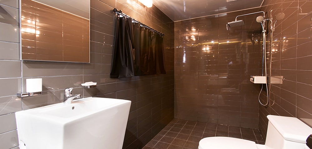 Room, 1 Bedroom (Together) - Photo 4