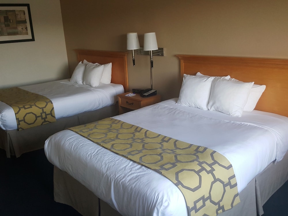 Room, 2 Queen Beds, Accessible, Non Smoking photo 2