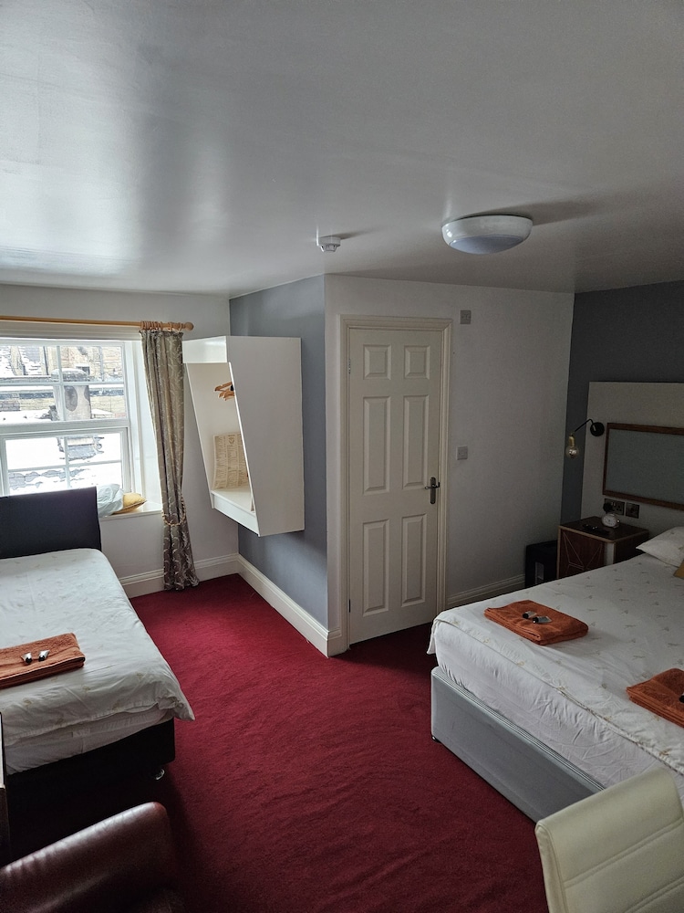 Basic Double Room, 6 Bedrooms photo 3