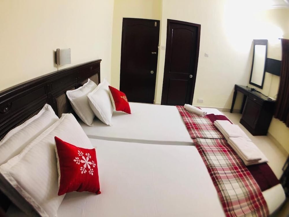 Double Room, 1 Double Bed, Non Smoking, City View photo 2