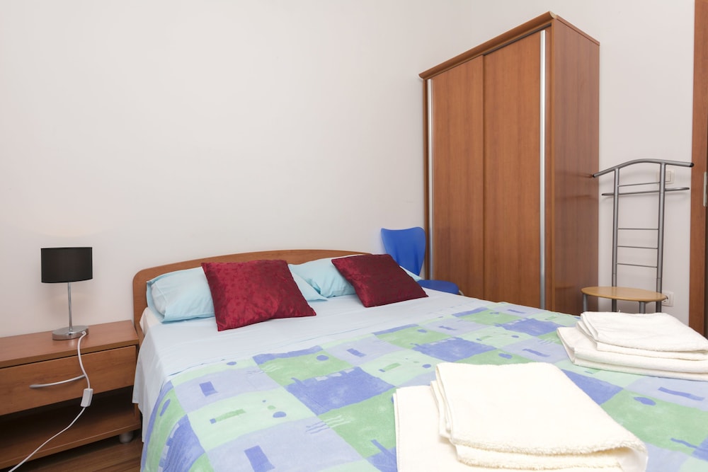 Apartment (A2)