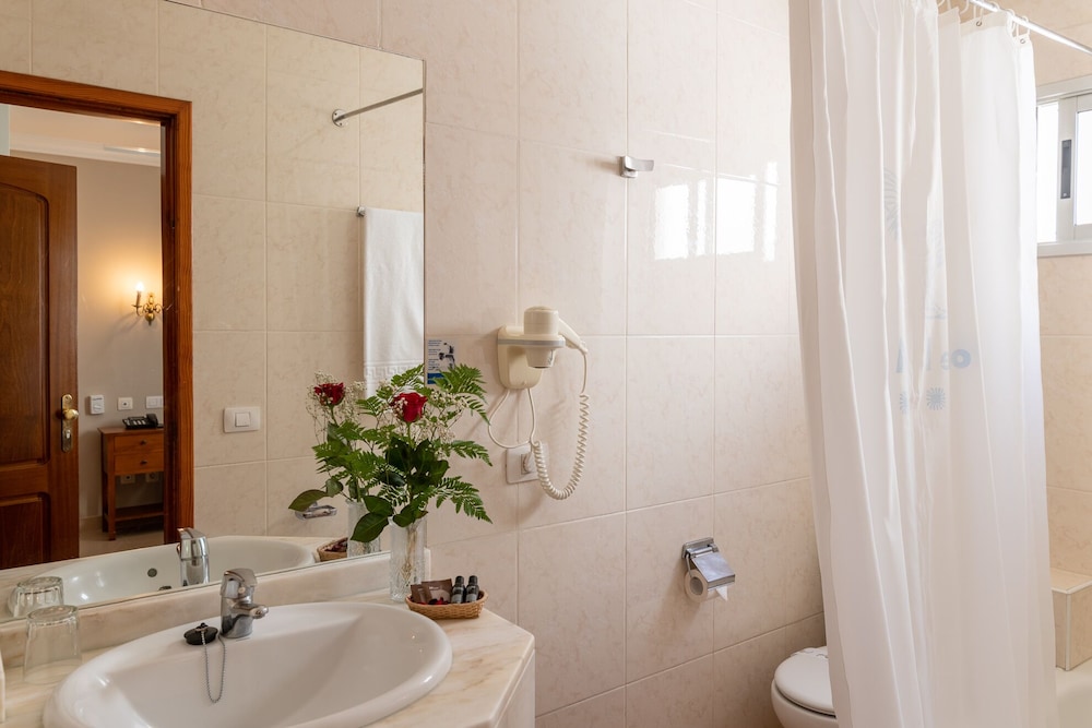 Double Room - Photo 5