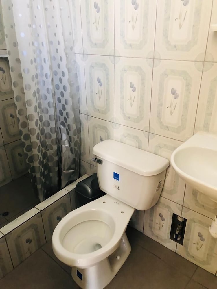Family Room, Private Bathroom photo 1