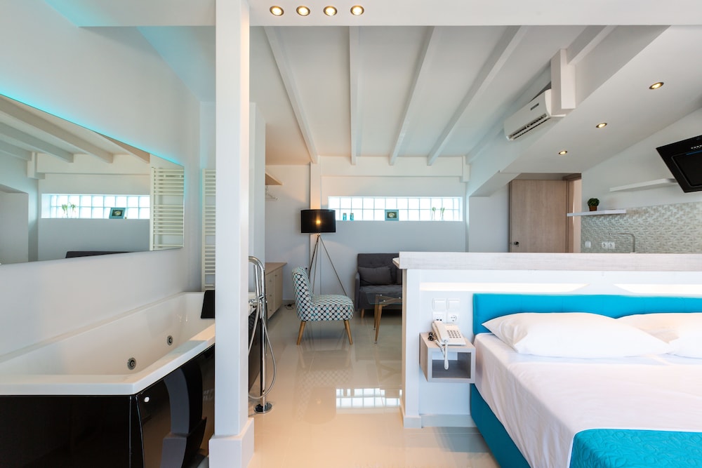 Luxury Studio Suite (VIP) photo 3