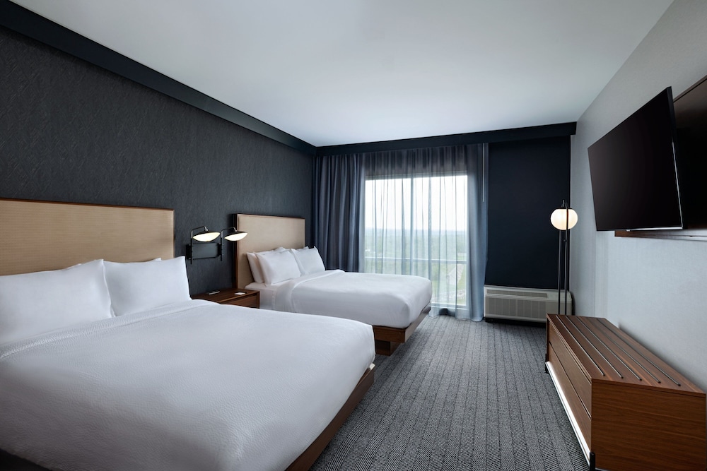 Suite, Multiple Beds - Photo 5