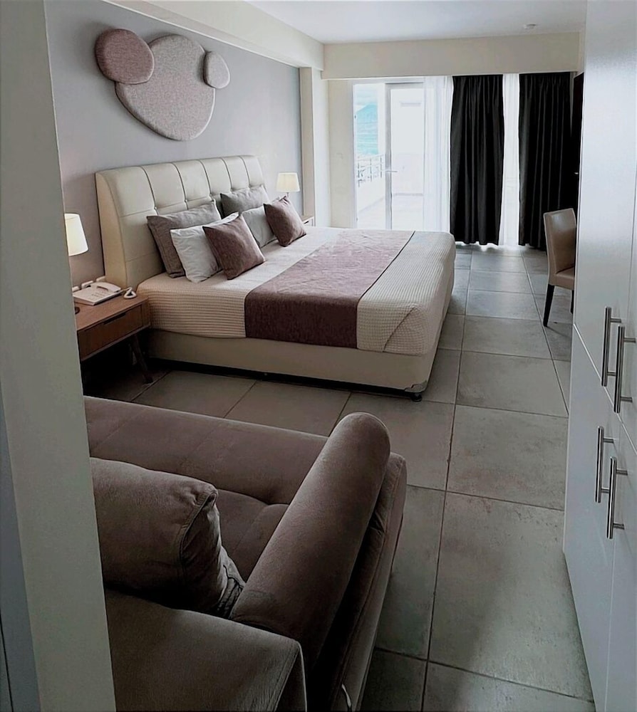 Triple Room - Photo 18