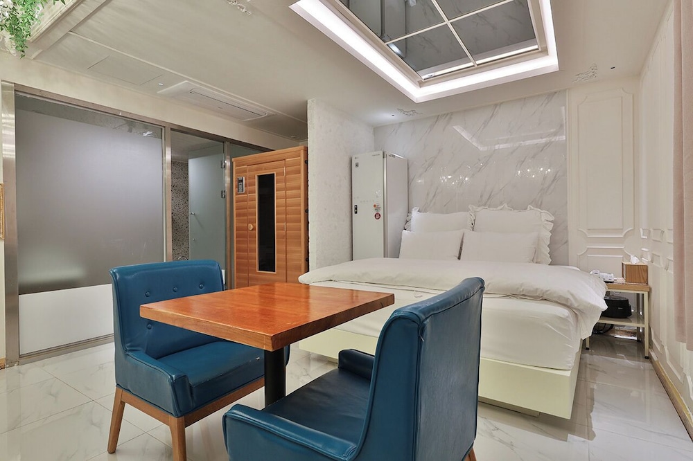 Premium Suite Couple Sauna - Photo 1