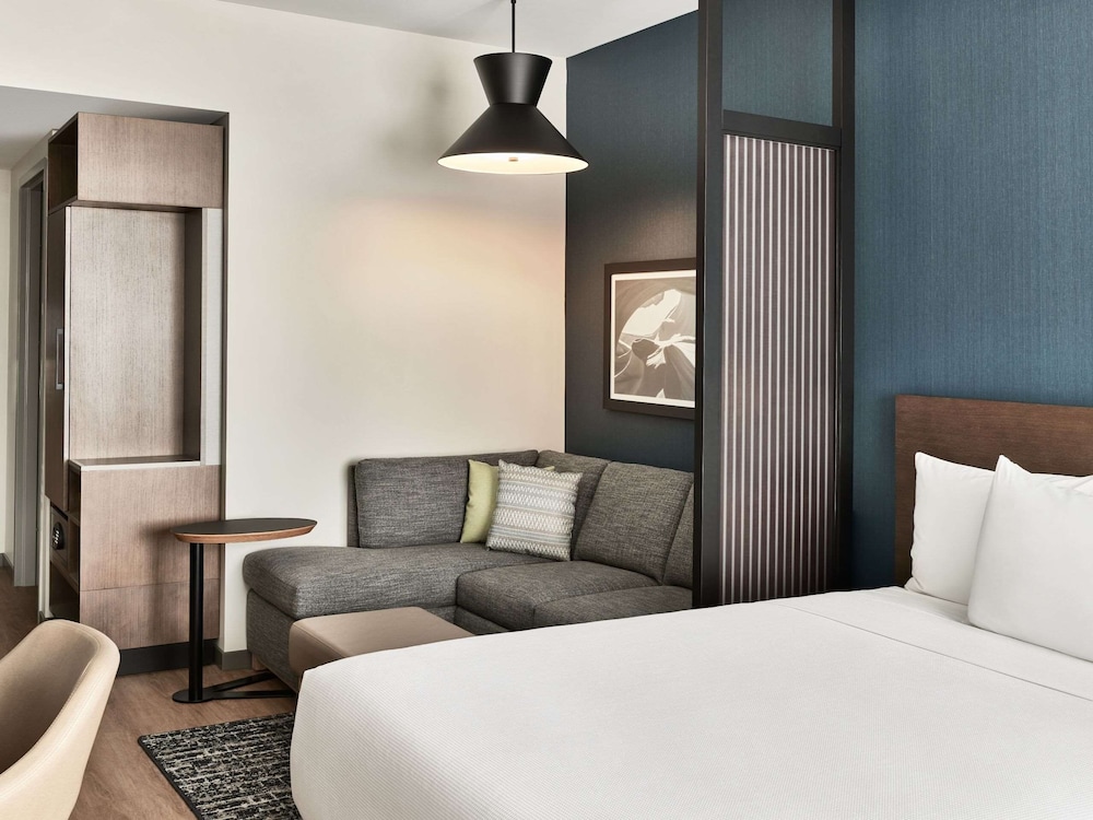 Room, 1 King Bed with Sofa bed, City View - Photo 1